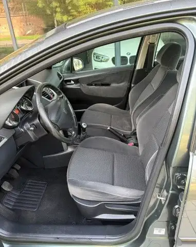 Peugeot 207 view 6