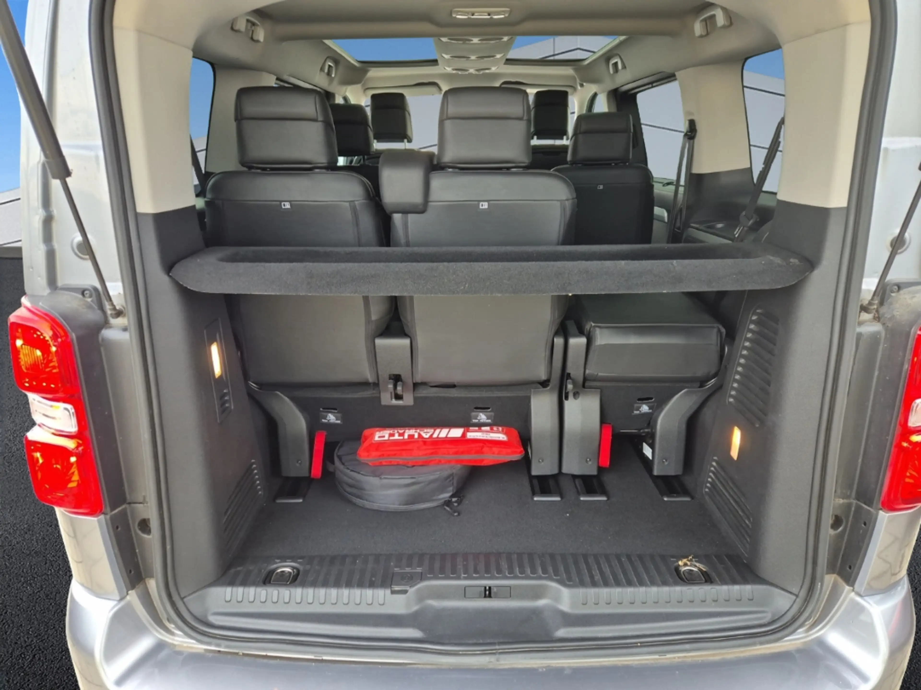 Citroen Spacetourer Shine M Elektromotor 50kwh — photo 7