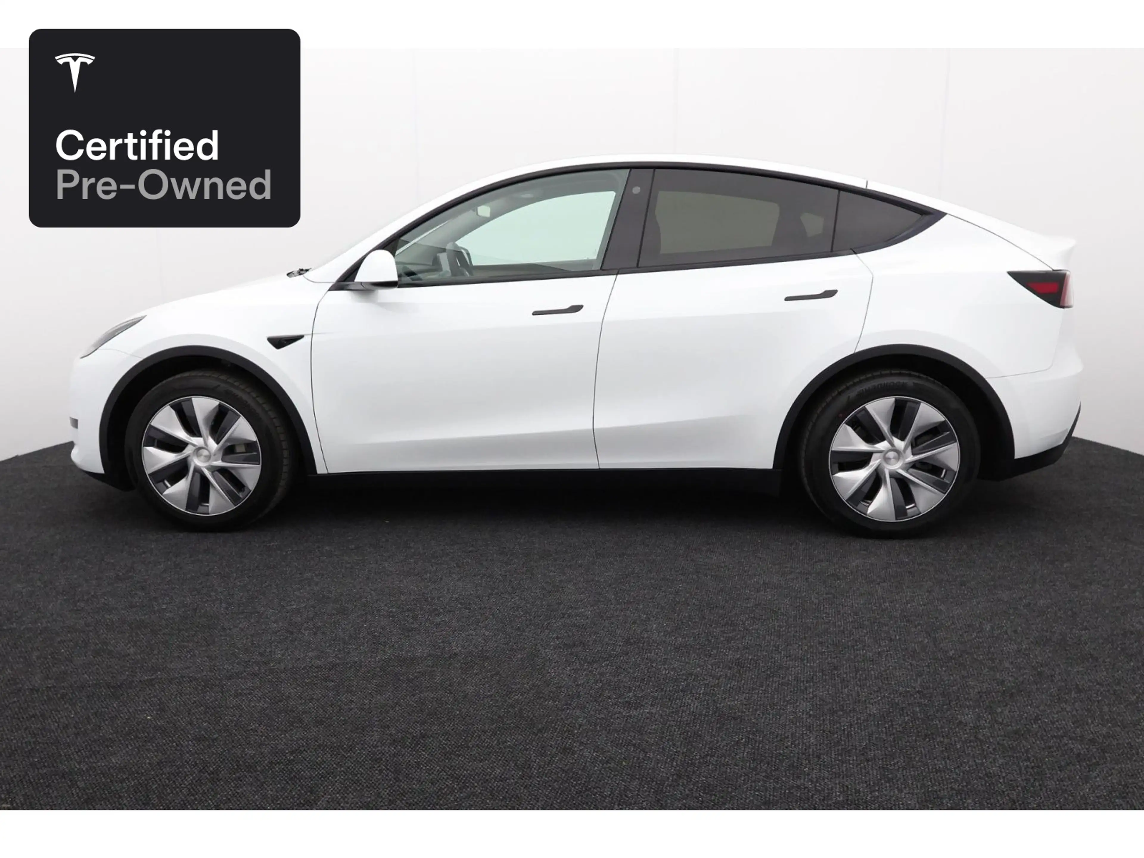 Tesla Model Y Rear-Wheel Drive “Certified Pre-Owned” — photo 5