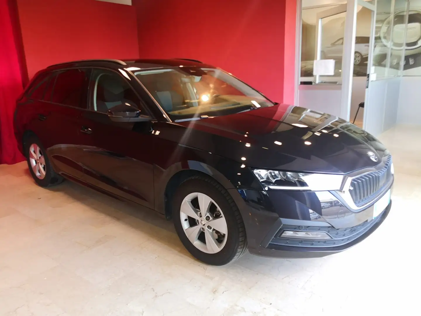 Skoda Octavia 2.0 TDI 115CV EVO SCR DSG Wagon Ambition Noir - 1