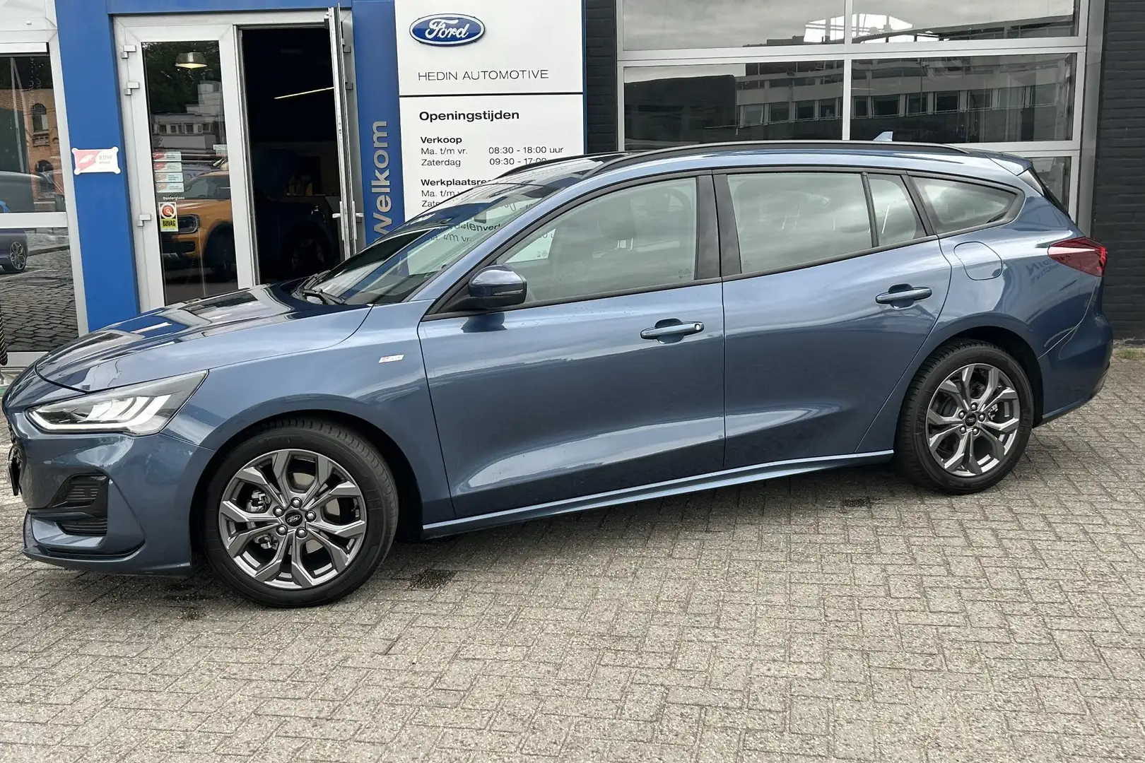 Ford Focus Wagon 1.0 EcoBoost Hybrid ST Line Wagon | Automaat Blauw - 2