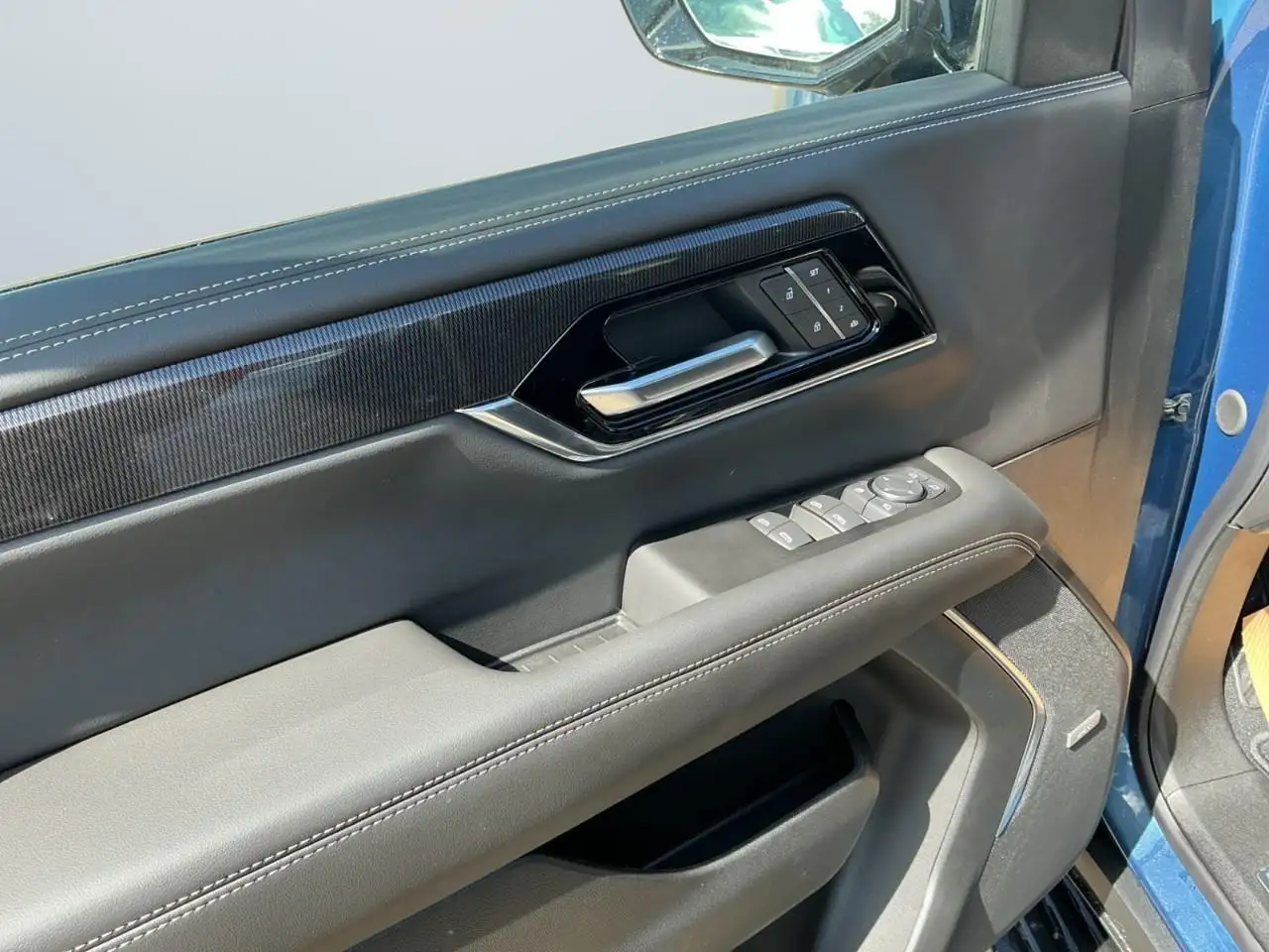 GMC Yukon снимка GMC Yukon