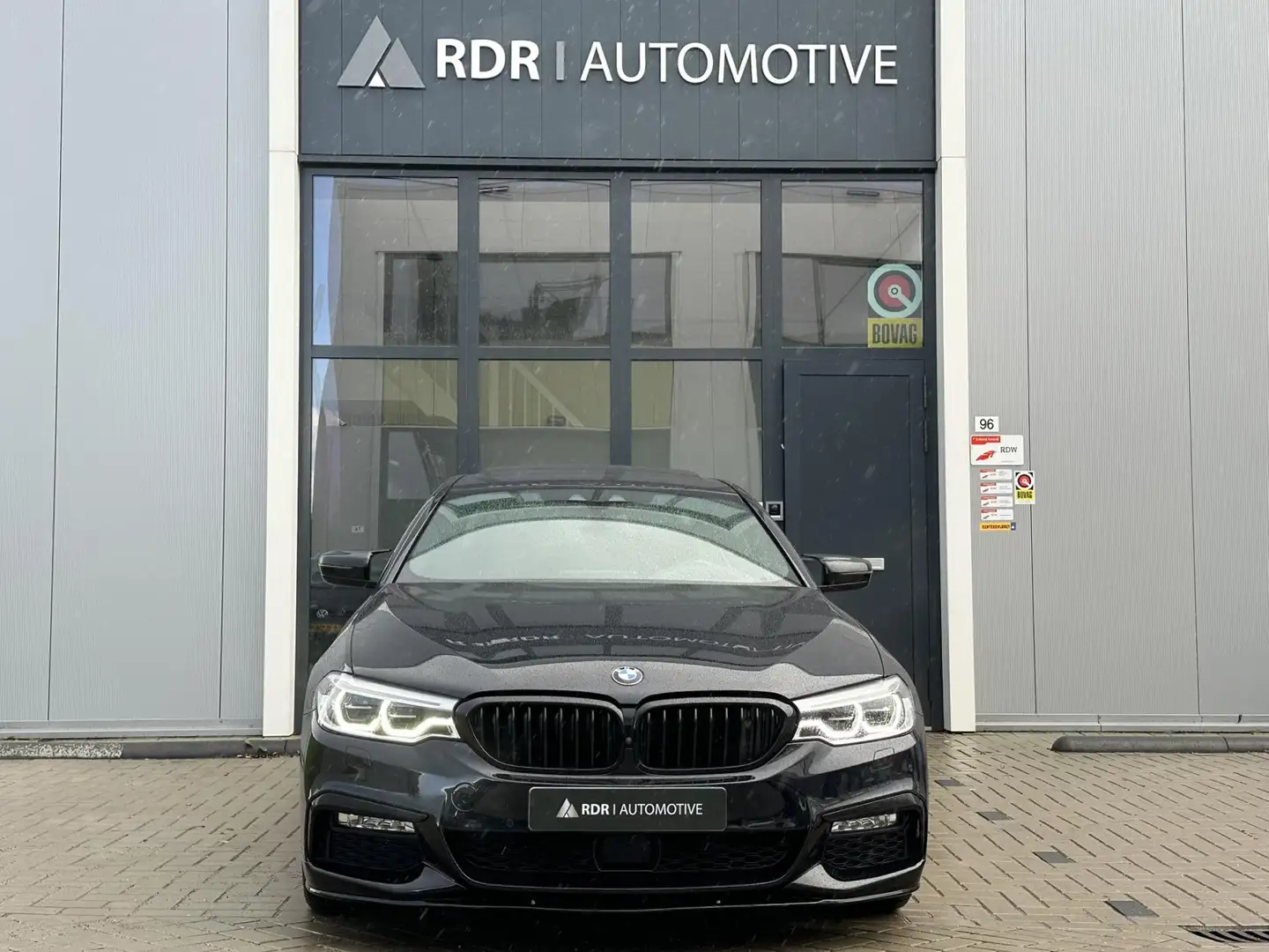 BMW 540 5-serie 540i M Performance / Vol opties / M/// Zwart - 2