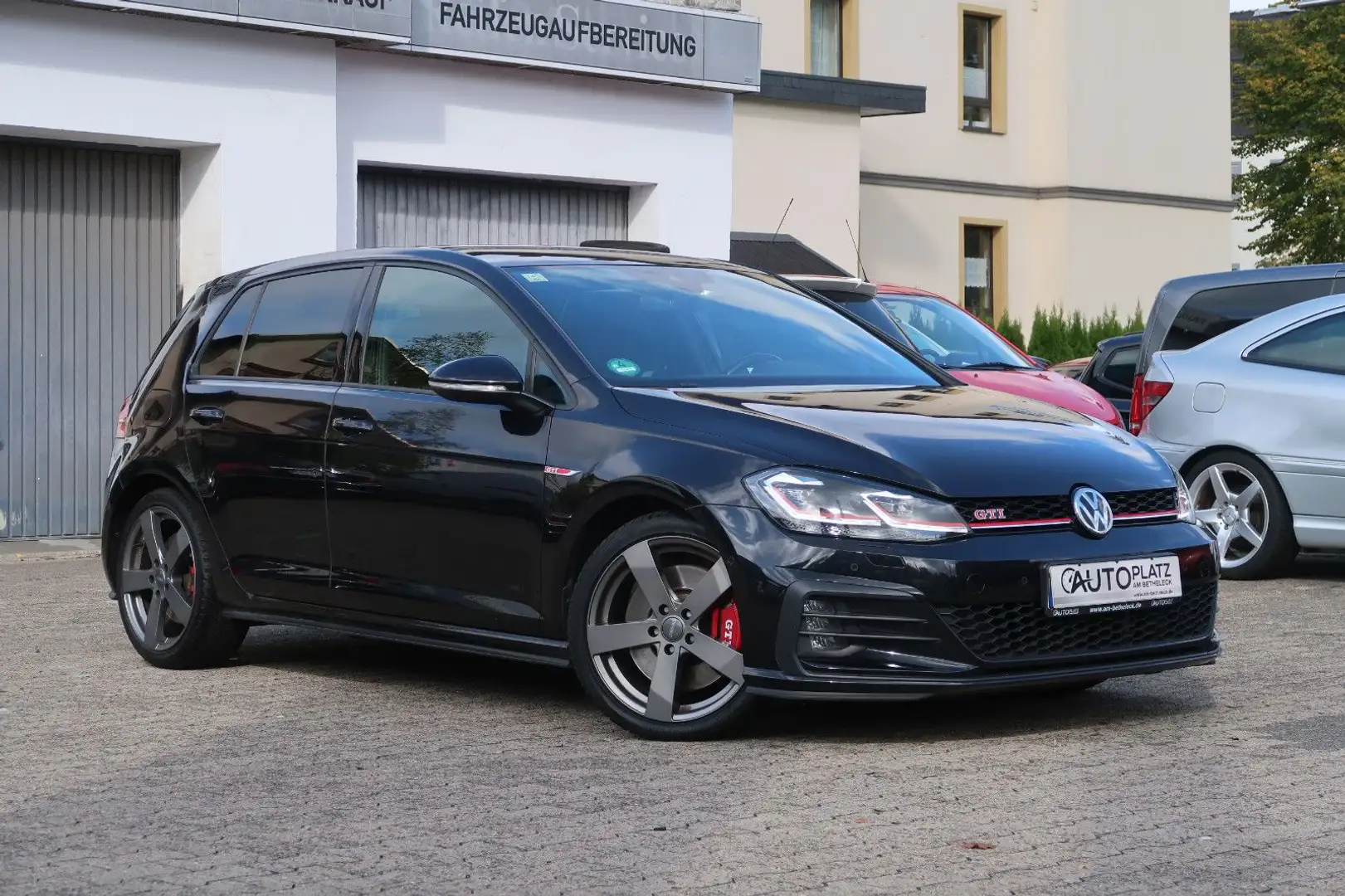 Volkswagen Golf 7 GTI Performance *AUTOM. *XENON *5-TÜRER Schwarz - 1