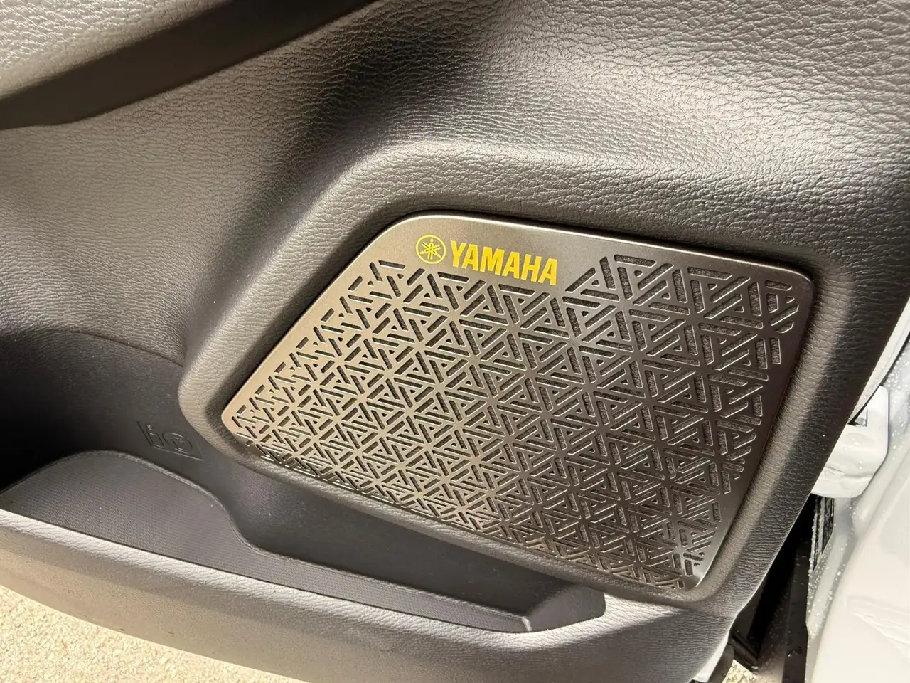 Mitsubishi Outlander снимка Mitsubishi Outlander