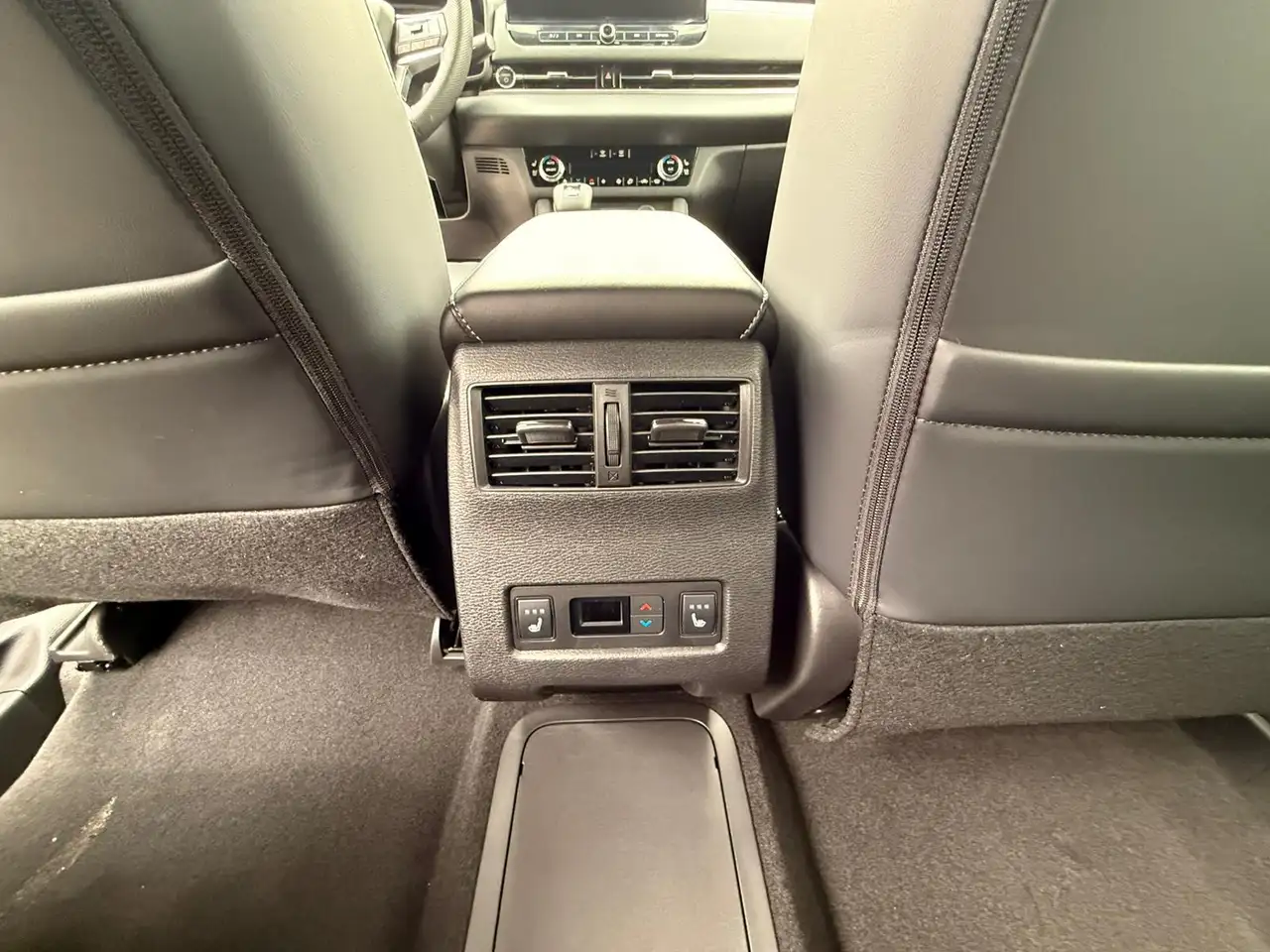 Mitsubishi Outlander снимка Mitsubishi Outlander