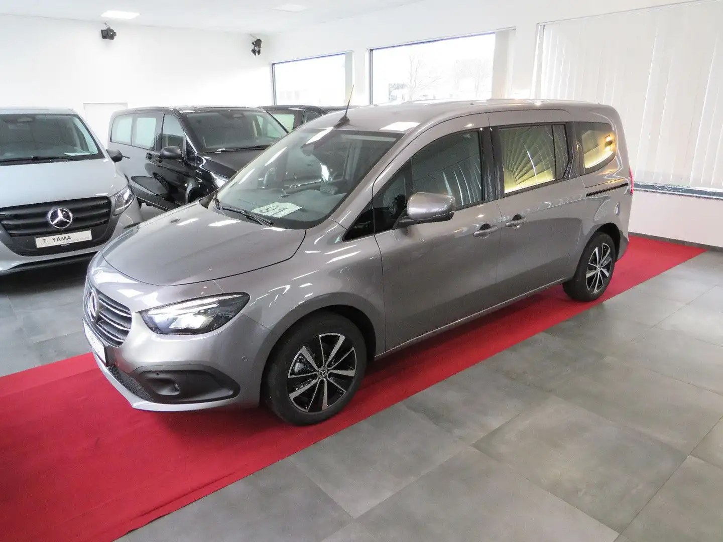 Mercedes-Benz T-Class NEU Bestattungswagen / Leichenwagen Grau - 1