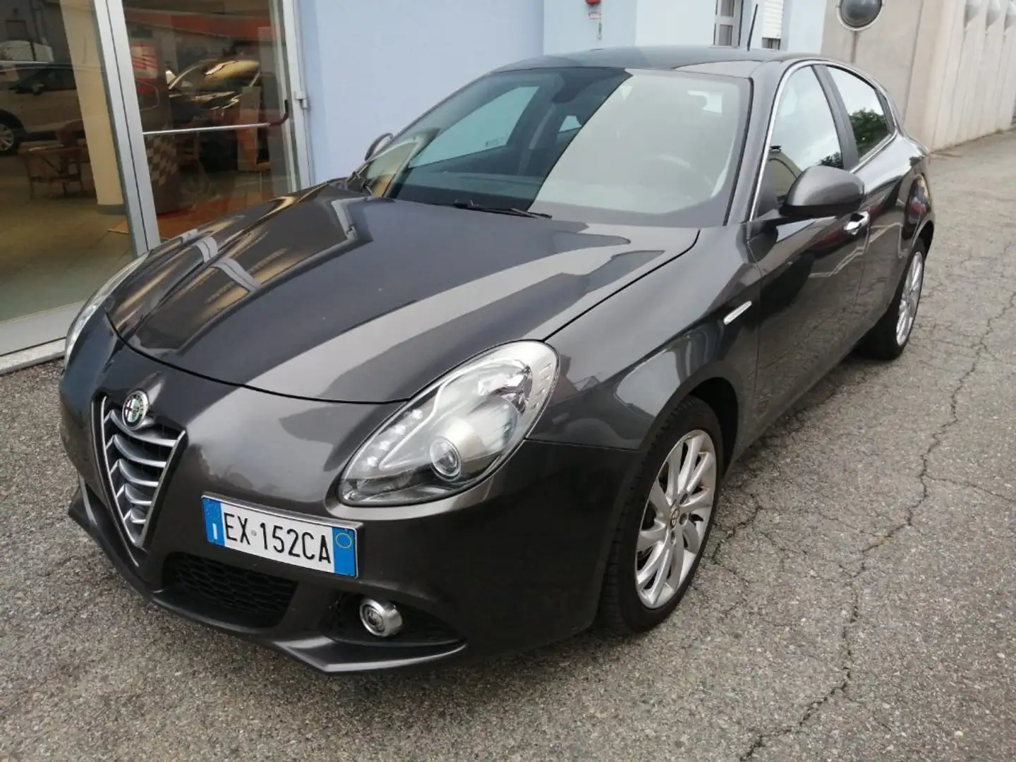 Alfa Romeo Giulietta 1.6 JTDm-2 105 CV Distinctive Grau - 1