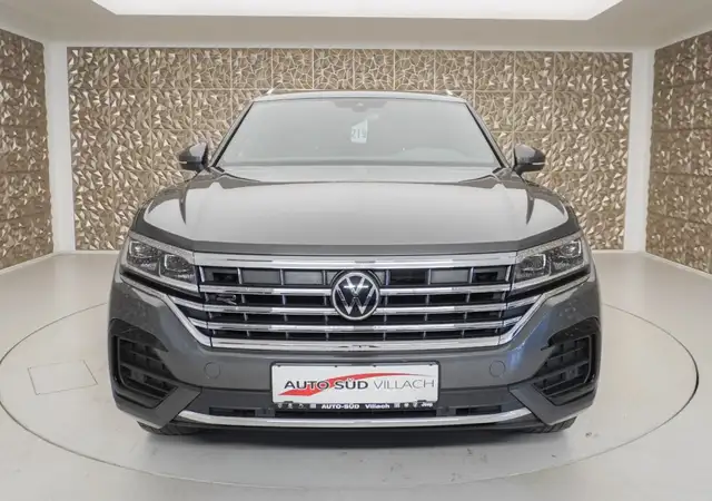 Volkswagen Touareg R line 3.0 Ansicht 3