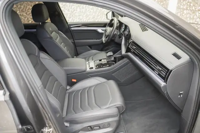 Volkswagen Touareg R line 3.0 Ansicht 19