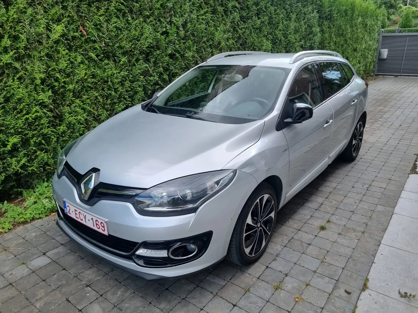 Renault Megane Megane Grandtour ENERGY TCe 115 Start BOSE Plateado - 1