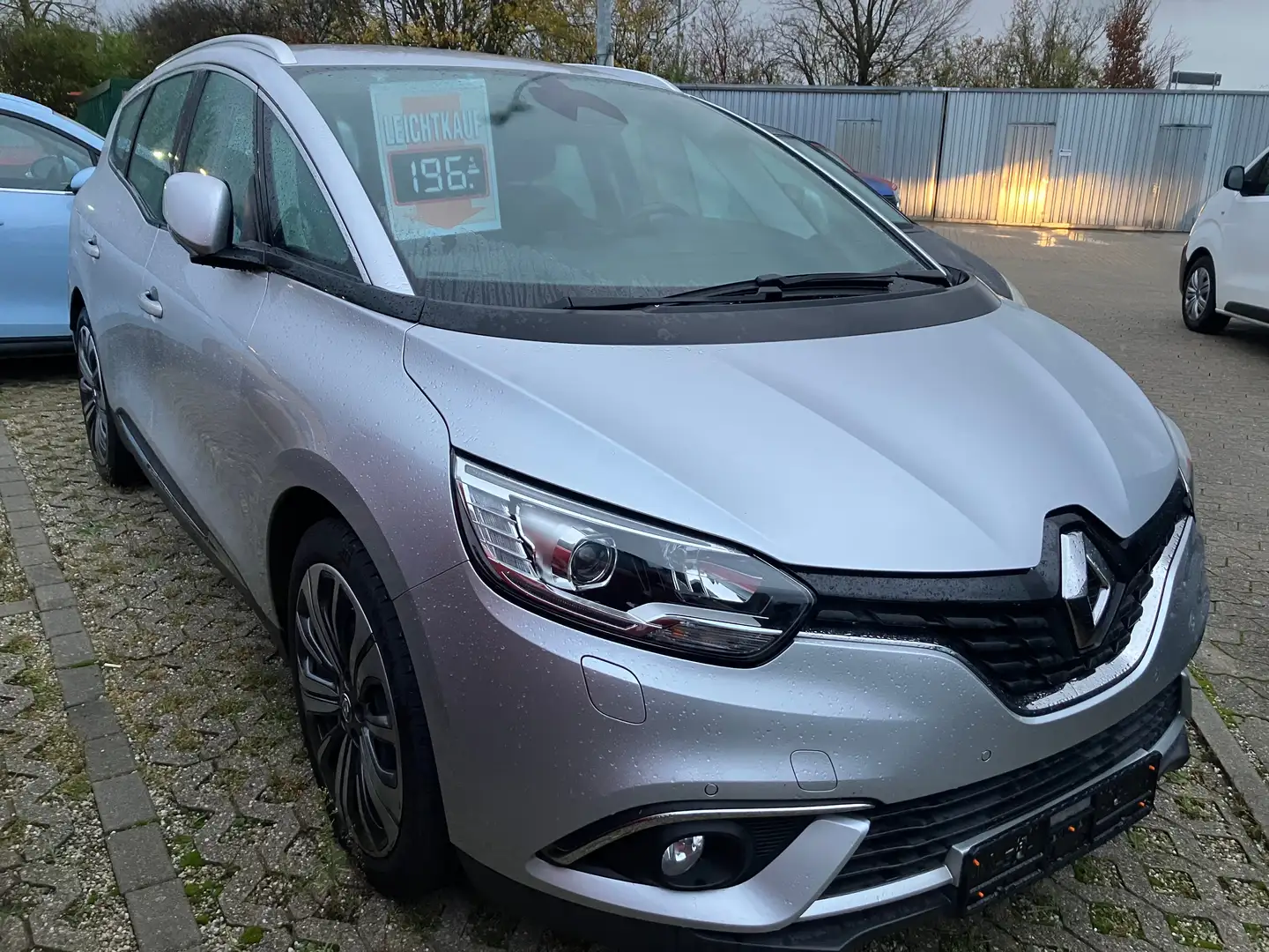 Renault Grand Scenic Grand Business Edition NAVI SHZG AHK TEMPOMAT PDC Silber - 1