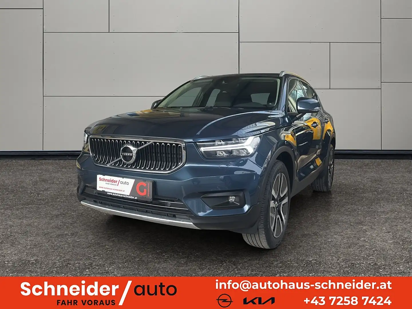 Volvo XC40 T3 Momentum Pro Bleu - 1