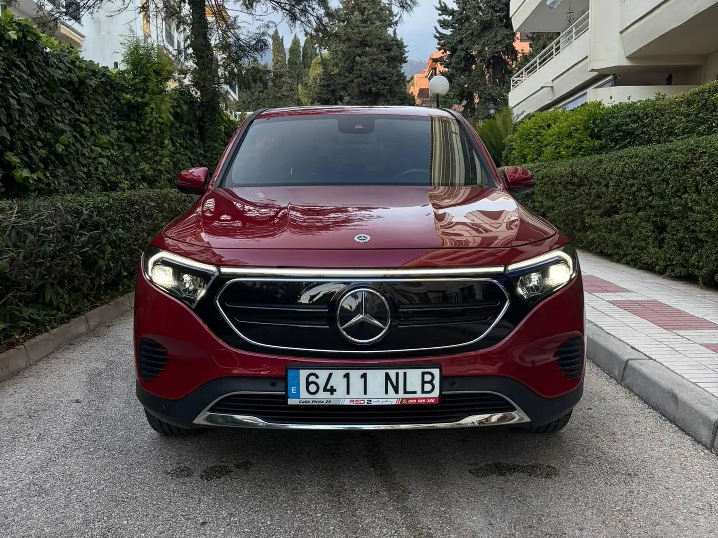 Mercedes-Benz EQB 350 EQB 350 4Matic Rojo - 2