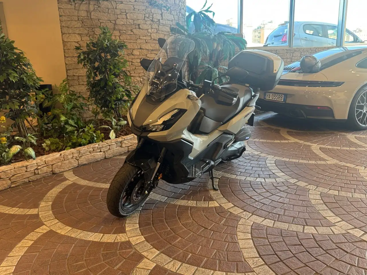 Honda ADV 350