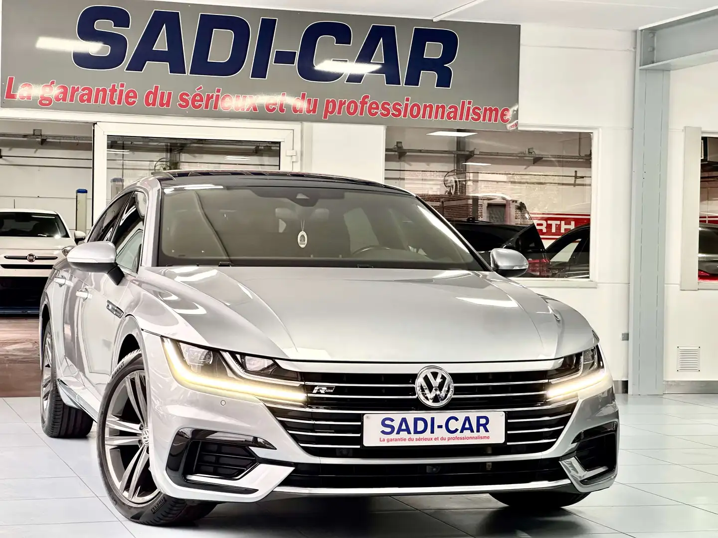 Volkswagen Arteon 2.0 TDi 150cv SCR - R-LINE EDITION - Full options Gris - 1