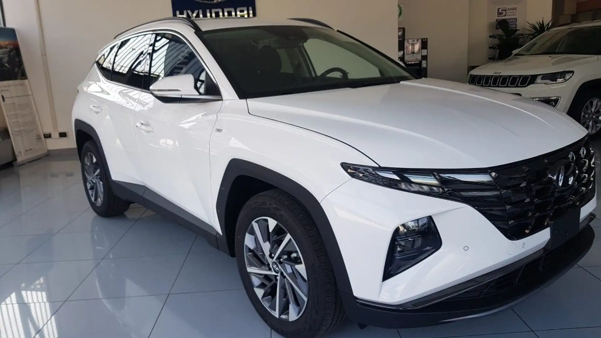 Hyundai TUCSON 1.6 T-GDI 48V DCT BUSINESS Bianco - 2