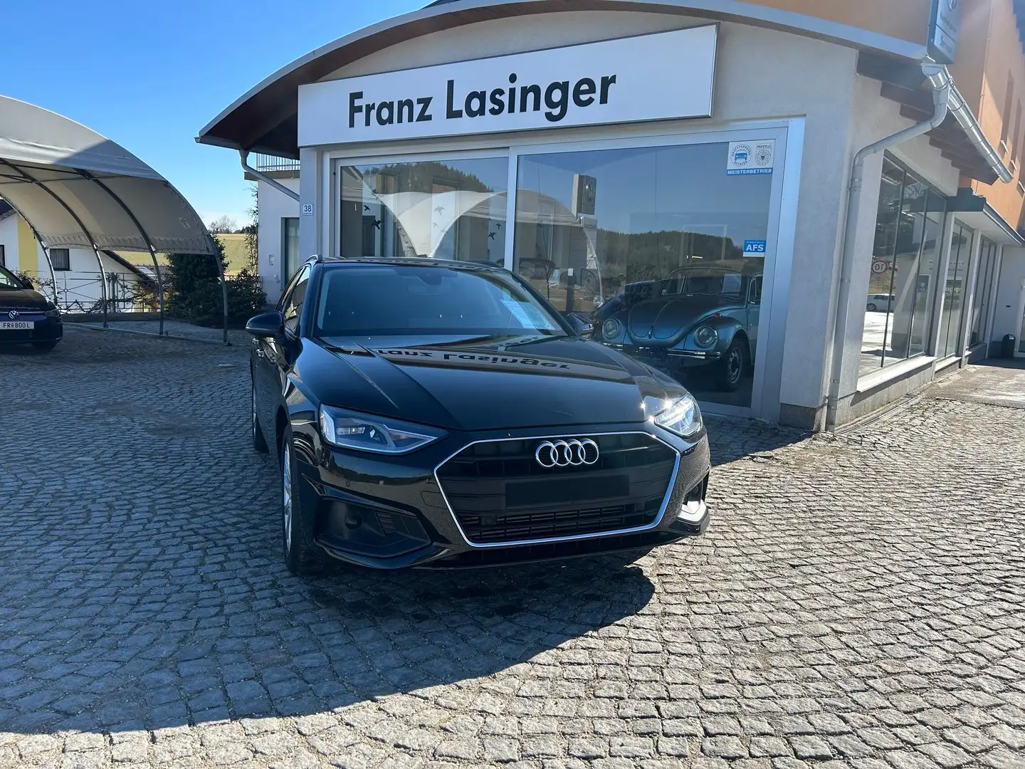 Audi A4 35 TFSI Schwarz - 2