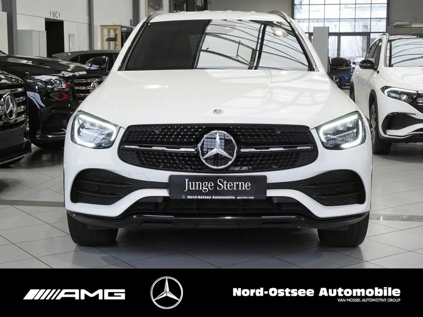 Mercedes-Benz GLC 300 4M AMG AHK Distro. LED Kamera Night SHZ Bianco - 2