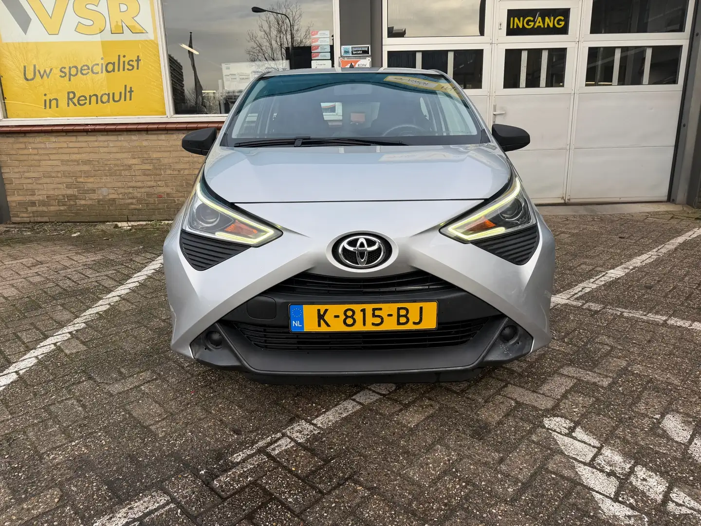 Toyota Aygo 1.0 VVT-i x-fun|elekt. ramen|Multistuur| Grau - 2