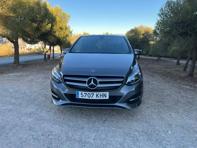Mercedes-Benz B 200 200d 7G-DCT