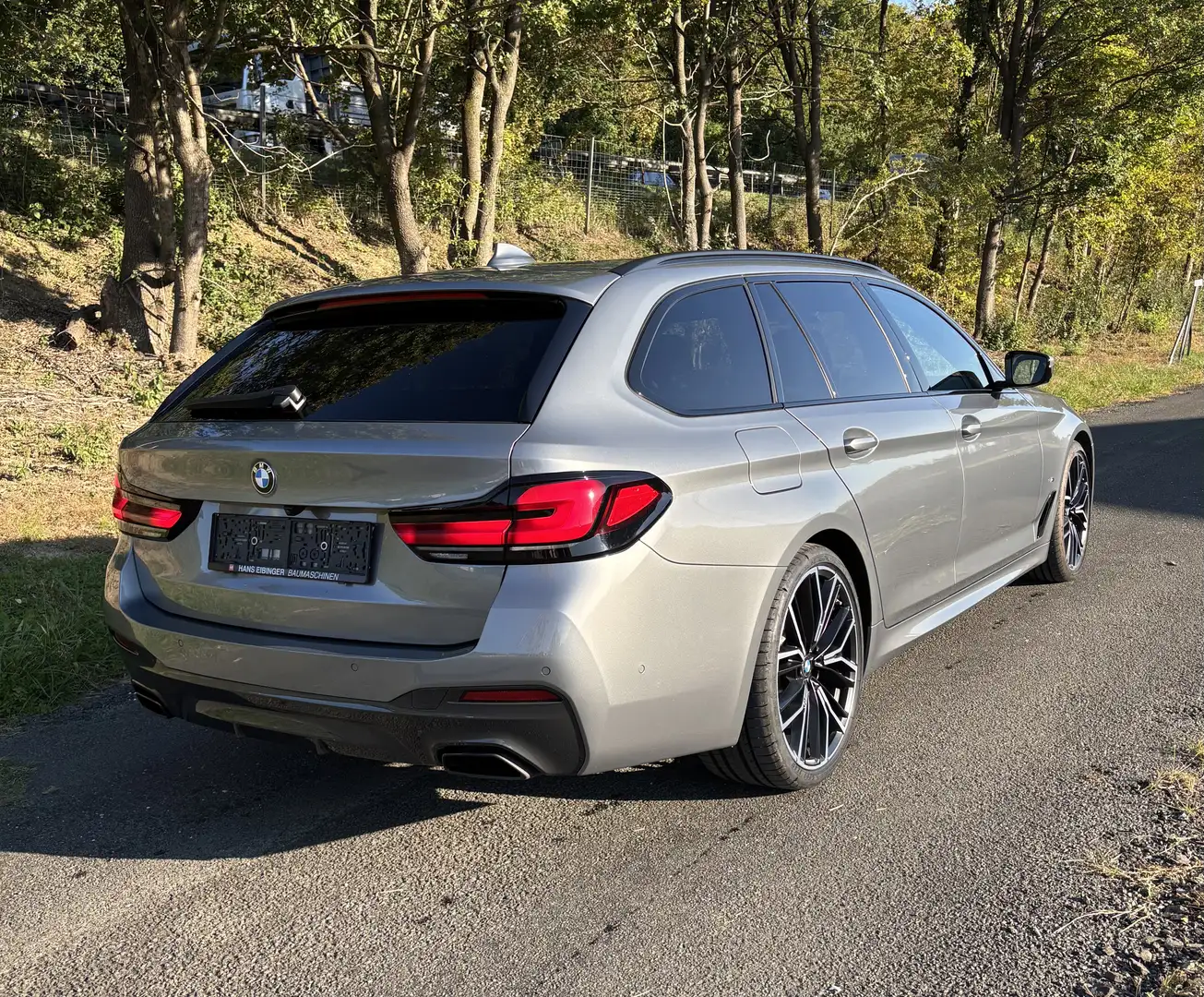 BMW 530 530d xDrive Touring G31 Grau - 2