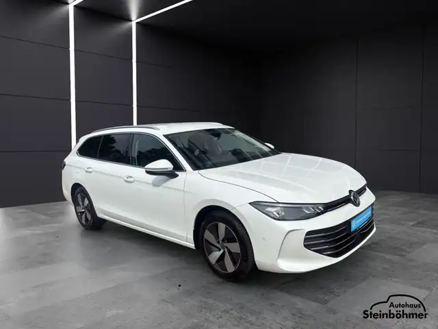 Volkswagen Passat view 9