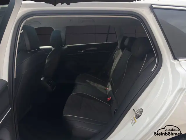 Volkswagen Passat view 14