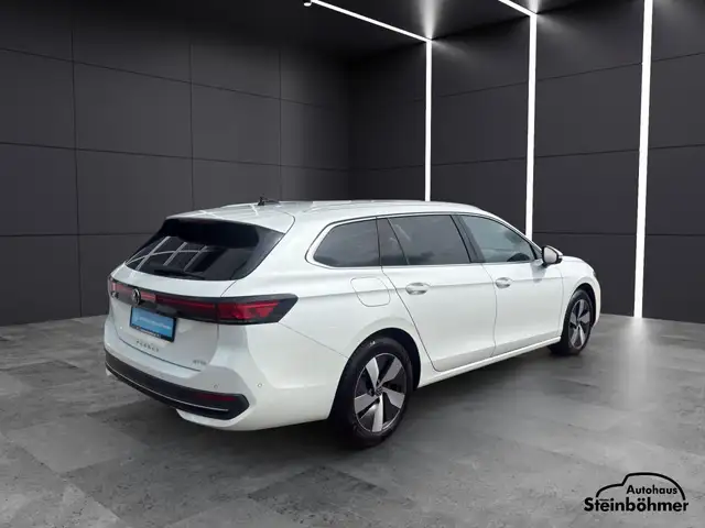 Volkswagen Passat view 7