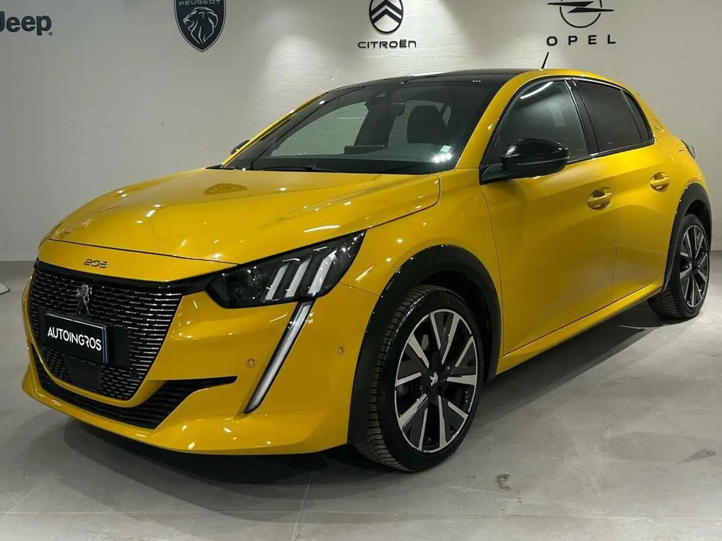 Peugeot 208 5 Porte 1.2 PureTech GT Жовтий - 1