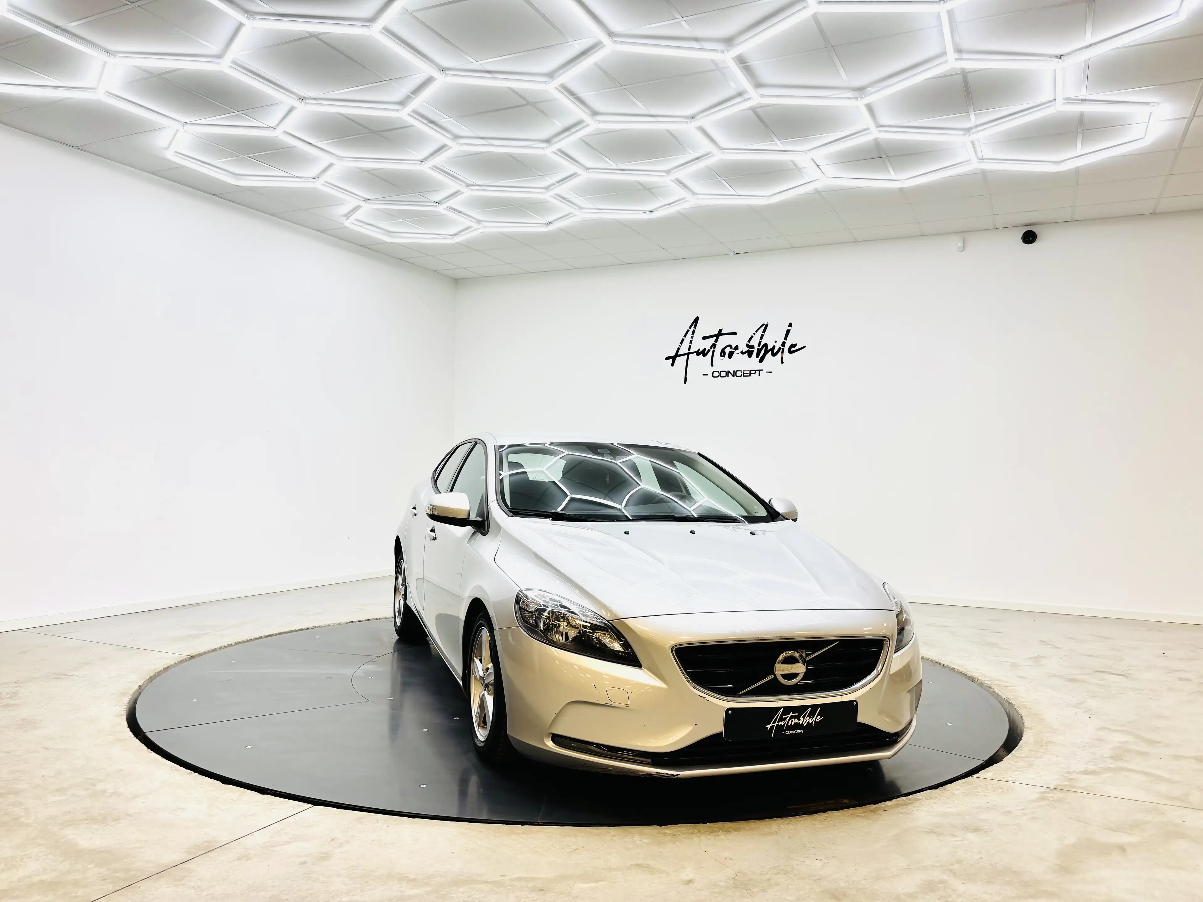 Volvo V40 Cross Country ✅1AN GARANTIE✅TVA DÉDUCTIBLE✅GPS✅AIRCO — photo 2