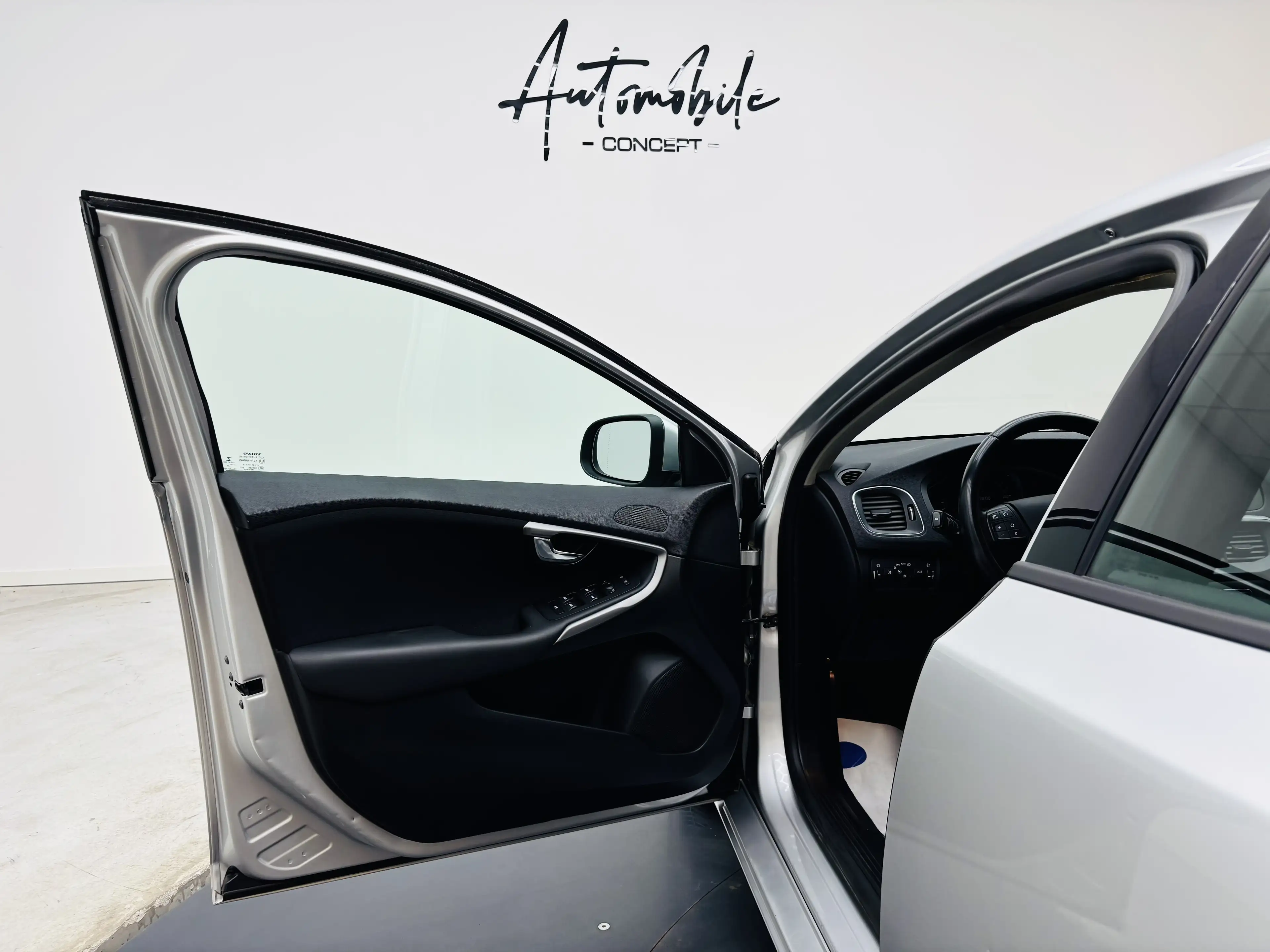 Volvo V40 Cross Country ✅1AN GARANTIE✅TVA DÉDUCTIBLE✅GPS✅AIRCO — photo 9