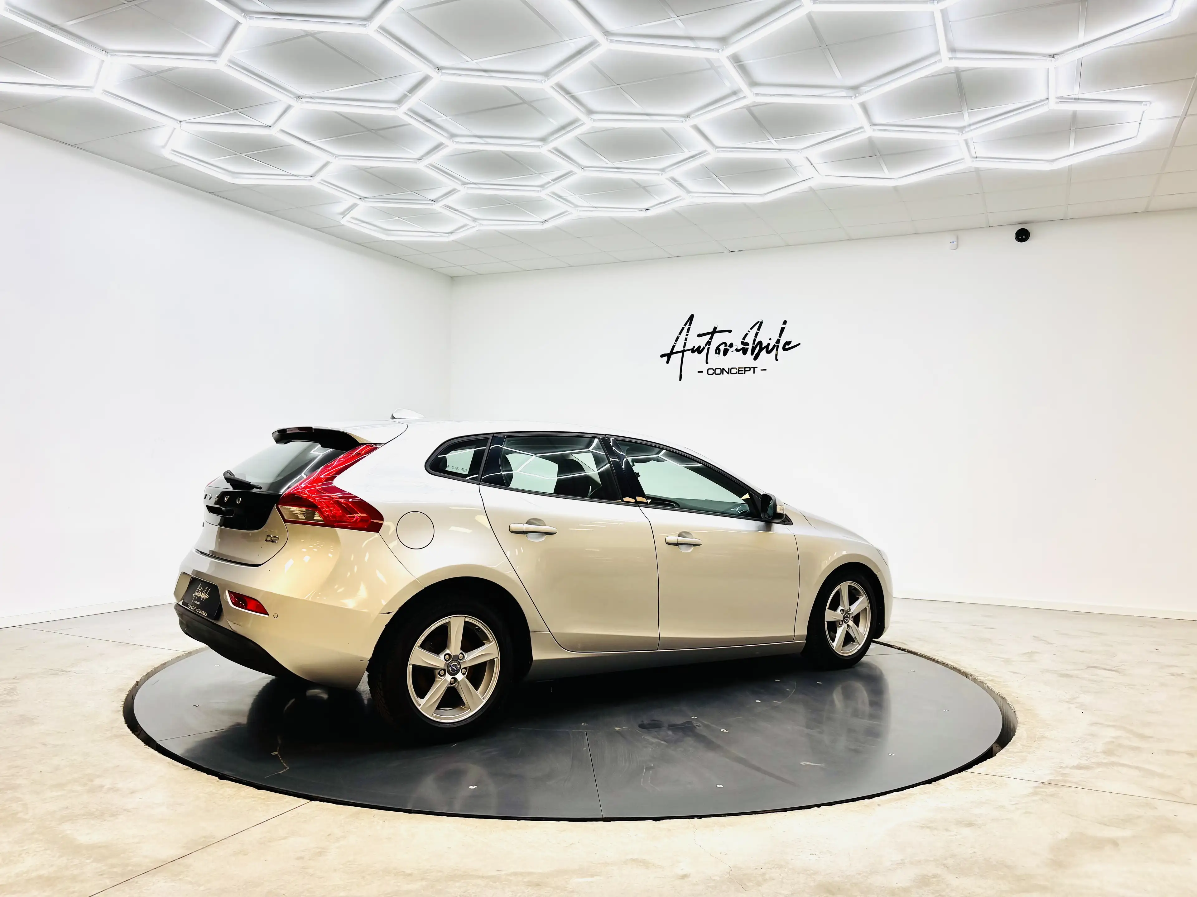 Volvo V40 Cross Country ✅1AN GARANTIE✅TVA DÉDUCTIBLE✅GPS✅AIRCO — photo 4