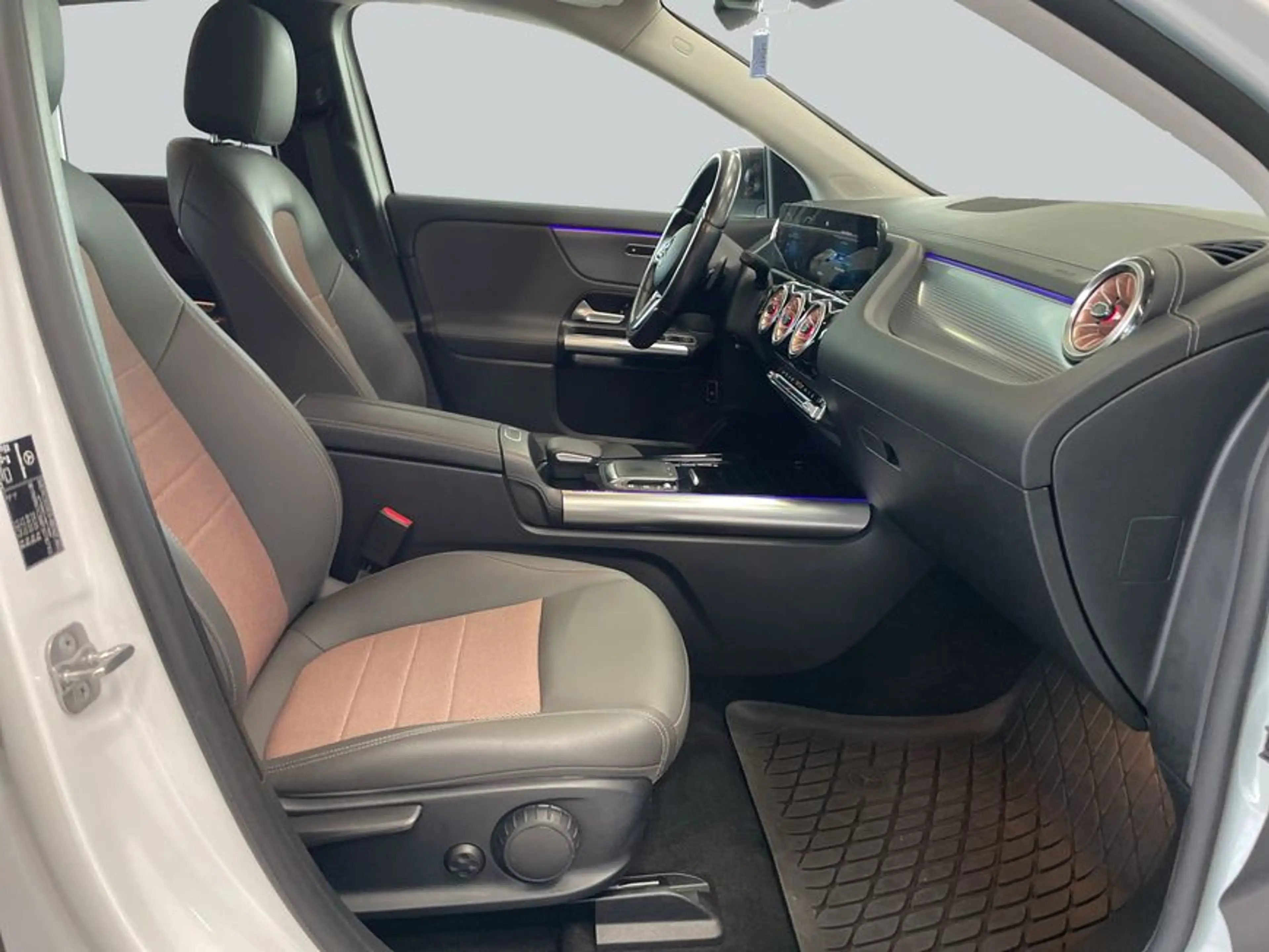 Mercedes-Benz EQA 350 EQA — photo 12