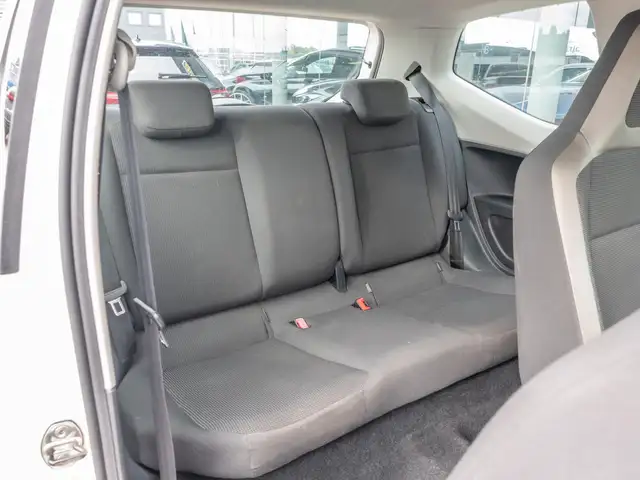 Volkswagen up! view 22