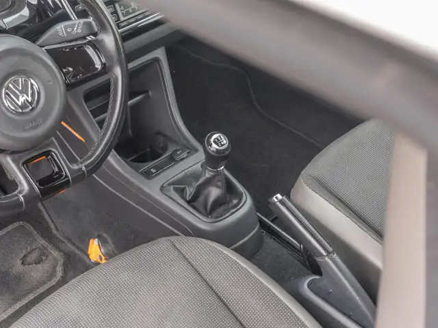 Volkswagen up! view 6