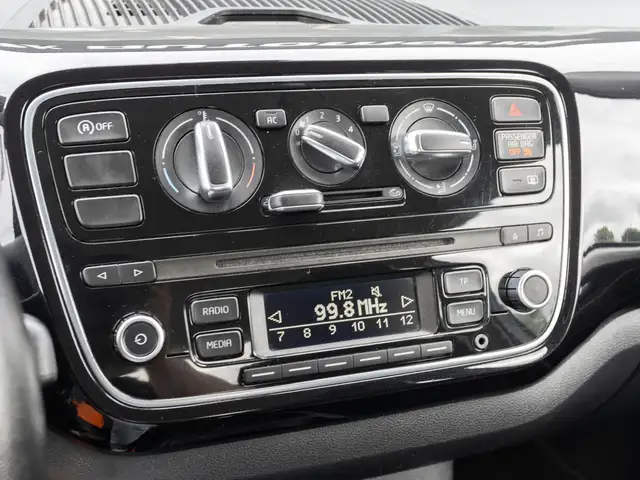 Volkswagen up! view 18