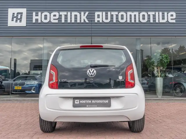 Volkswagen up! view 10