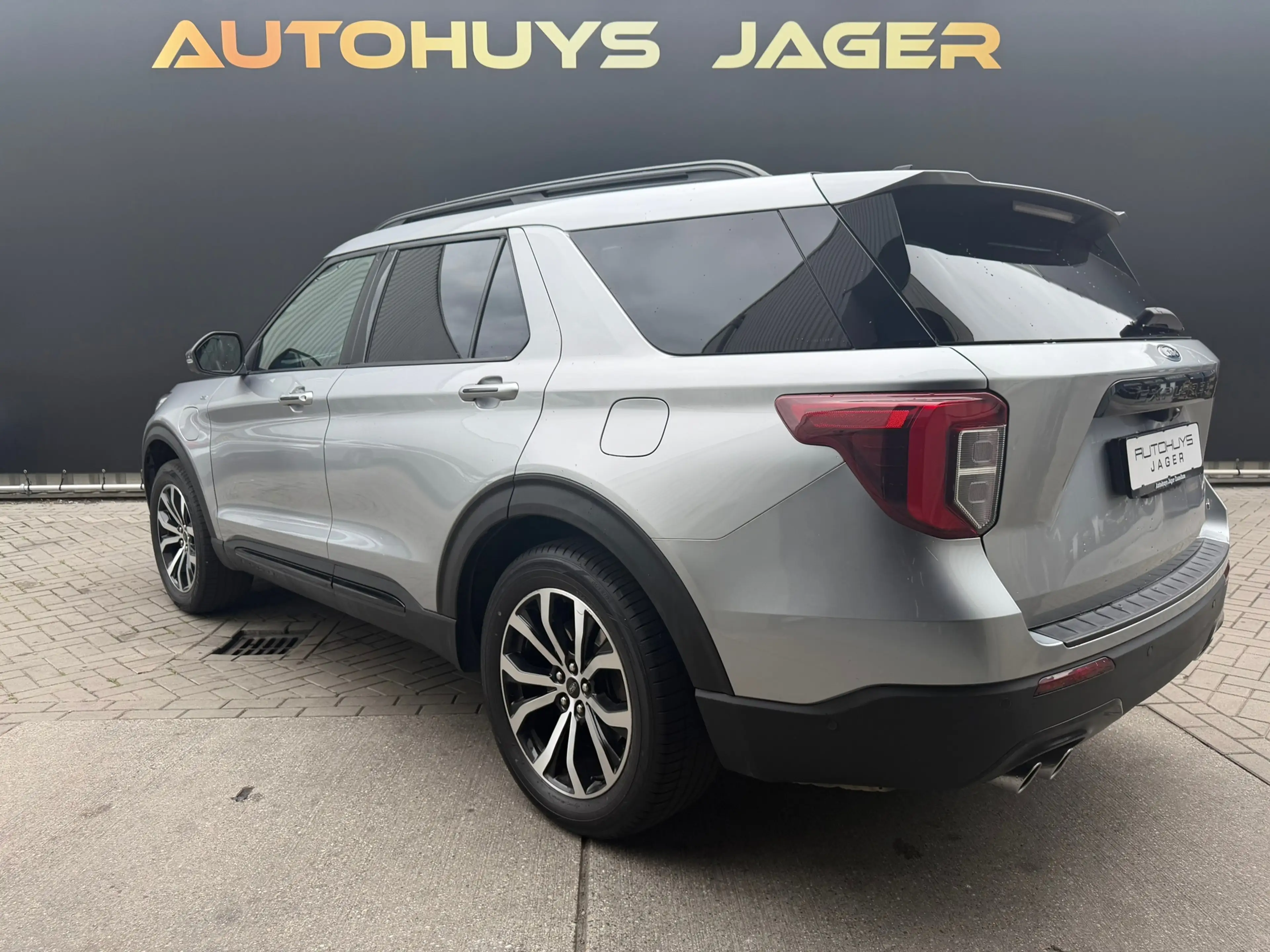 Ford Explorer 3.0 V6 EcoBoost PHEV ST-Line - 7p Pano Massage Ven — photo 4