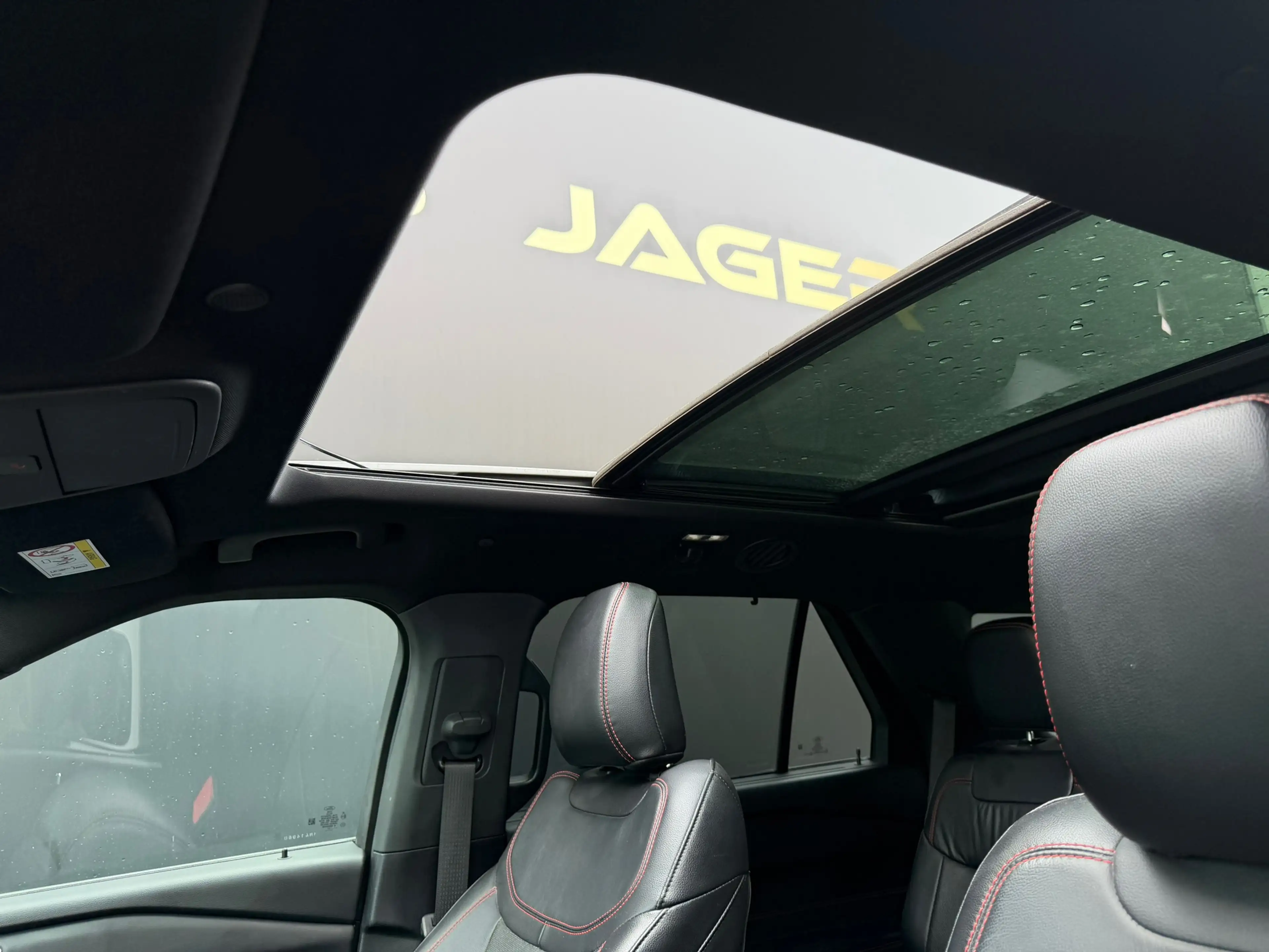 Ford Explorer 3.0 V6 EcoBoost PHEV ST-Line - 7p Pano Massage Ven — photo 13