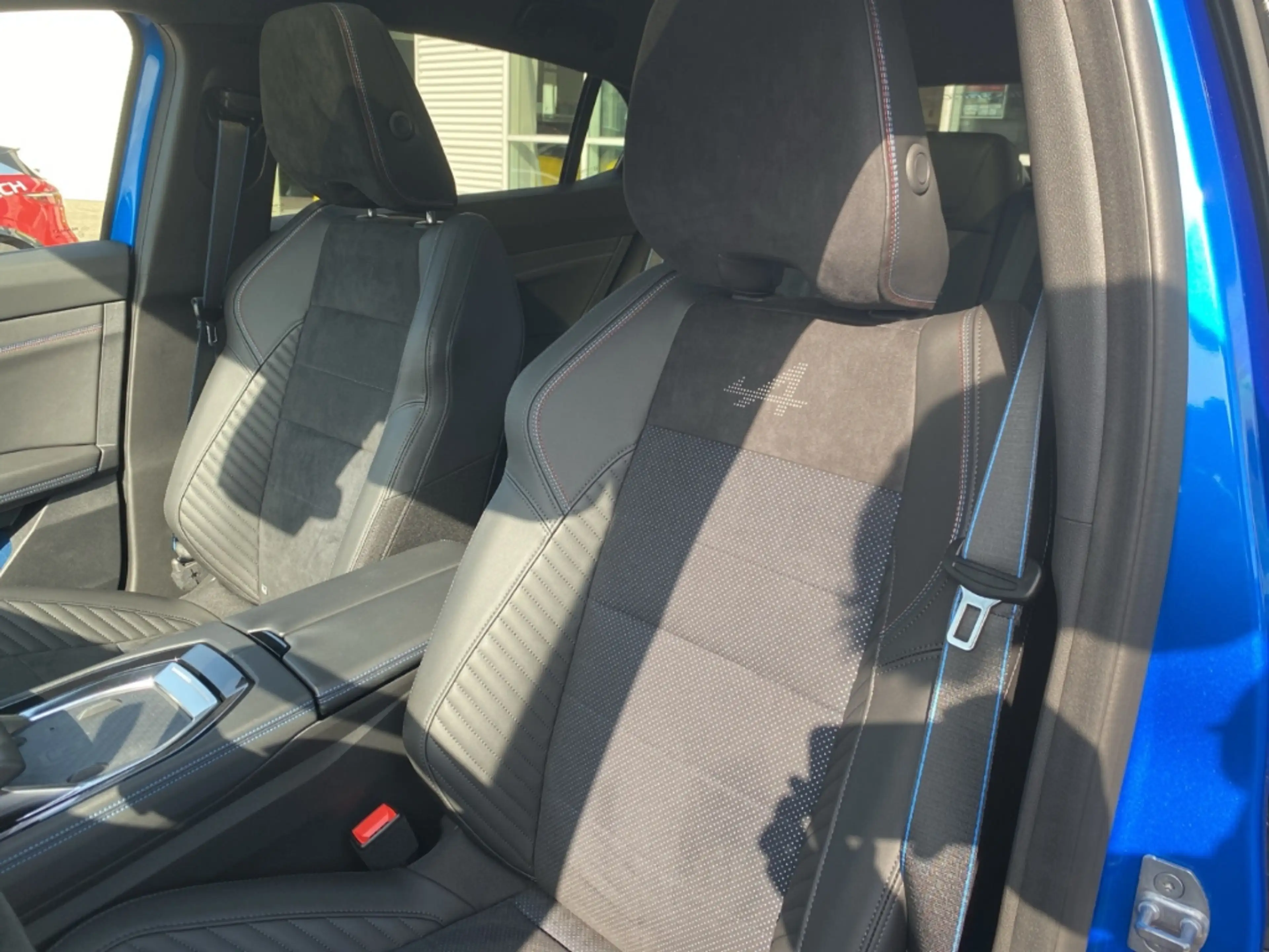 Renault Rafale 300 E-Tech Hyper Hybrid 4x4 Esprit Alpine — photo 8