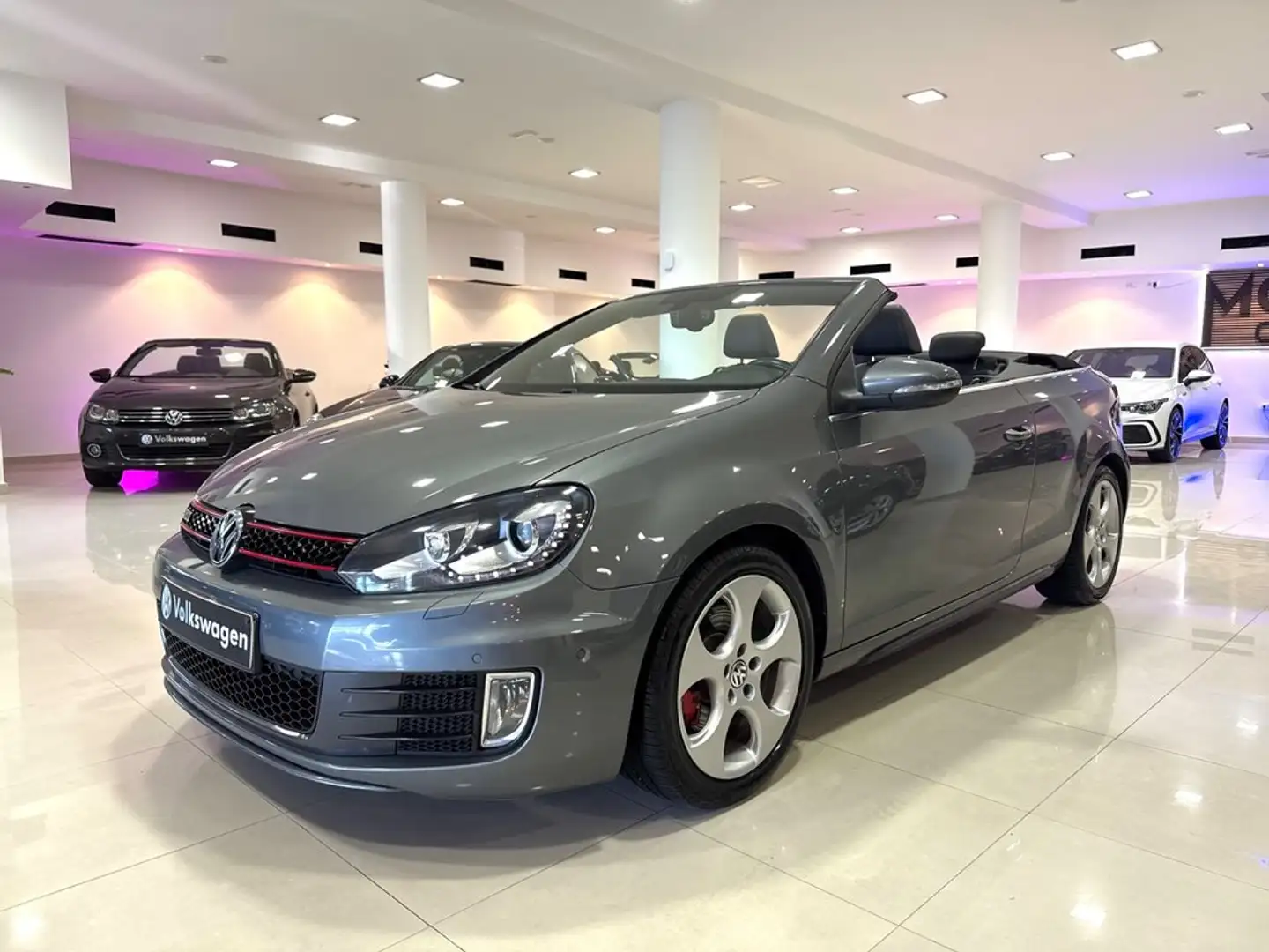 Volkswagen Golf Cabrio 2.0 TSI 210cv DSG GTI Gris - 2