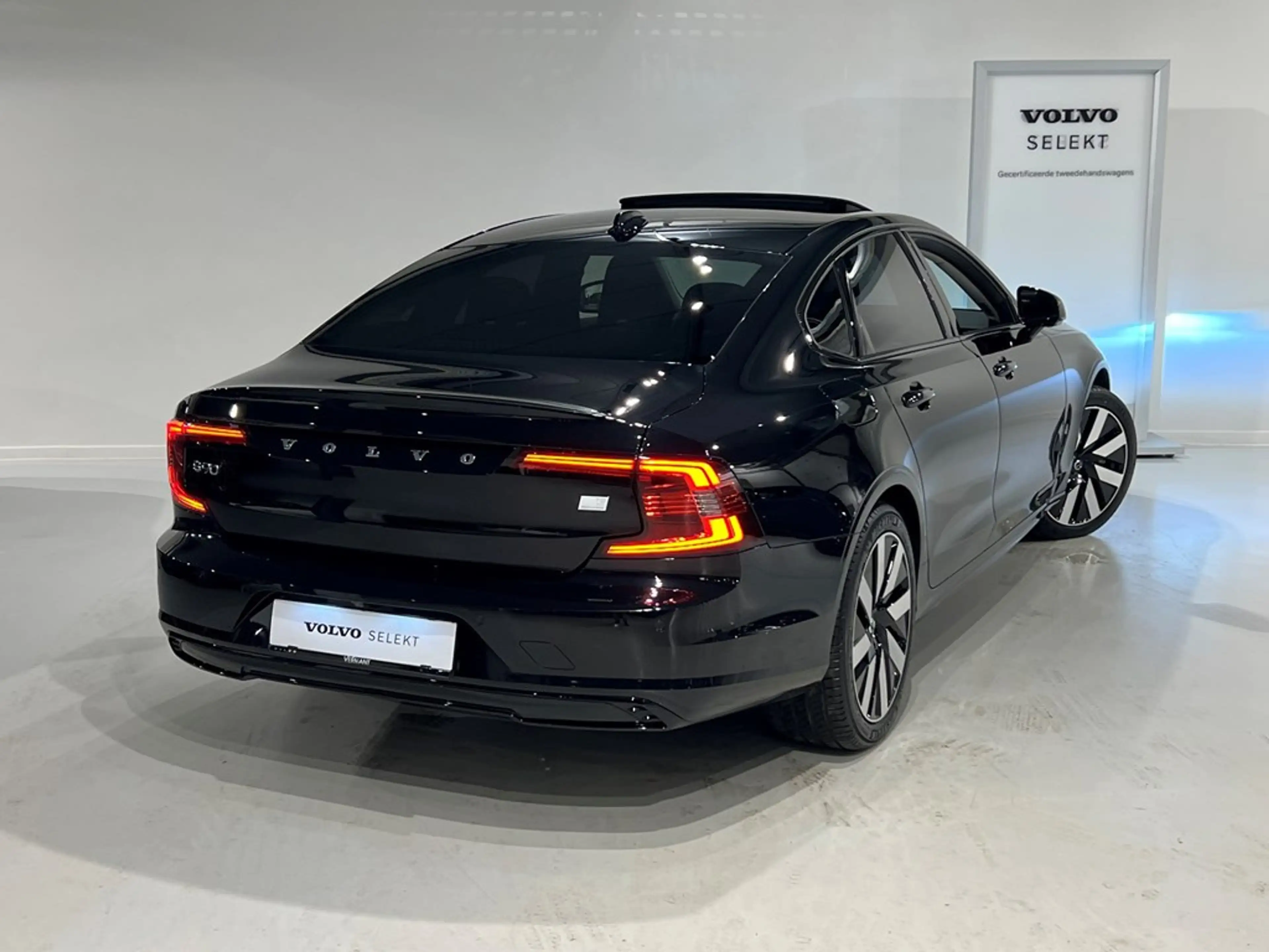 Volvo S90 T8 Recharge Dark Ultimate Long Range — photo 2