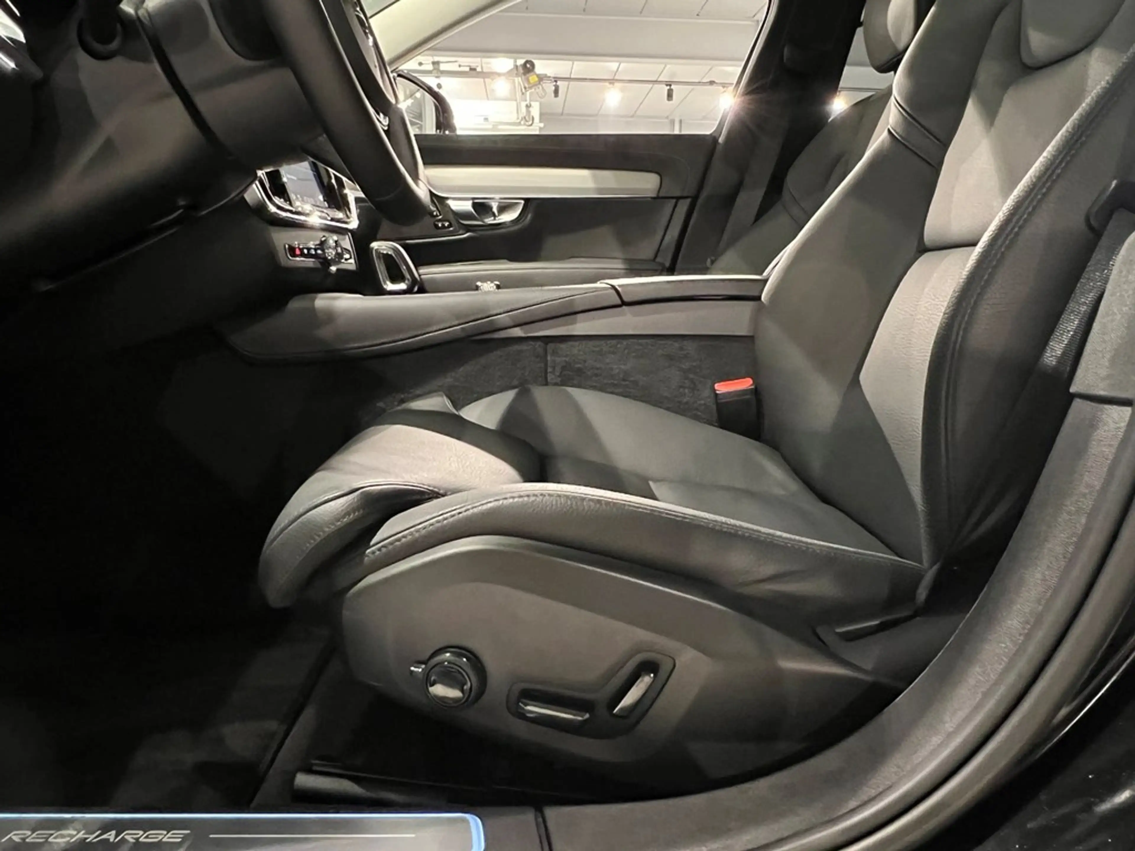 Volvo S90 T8 Recharge Dark Ultimate Long Range — photo 6
