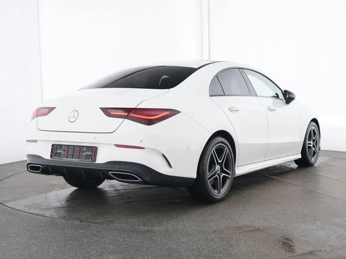 Mercedes-Benz CLA 200 d AMG Night Panorama Burmester Kamer 18" Blanc - 2