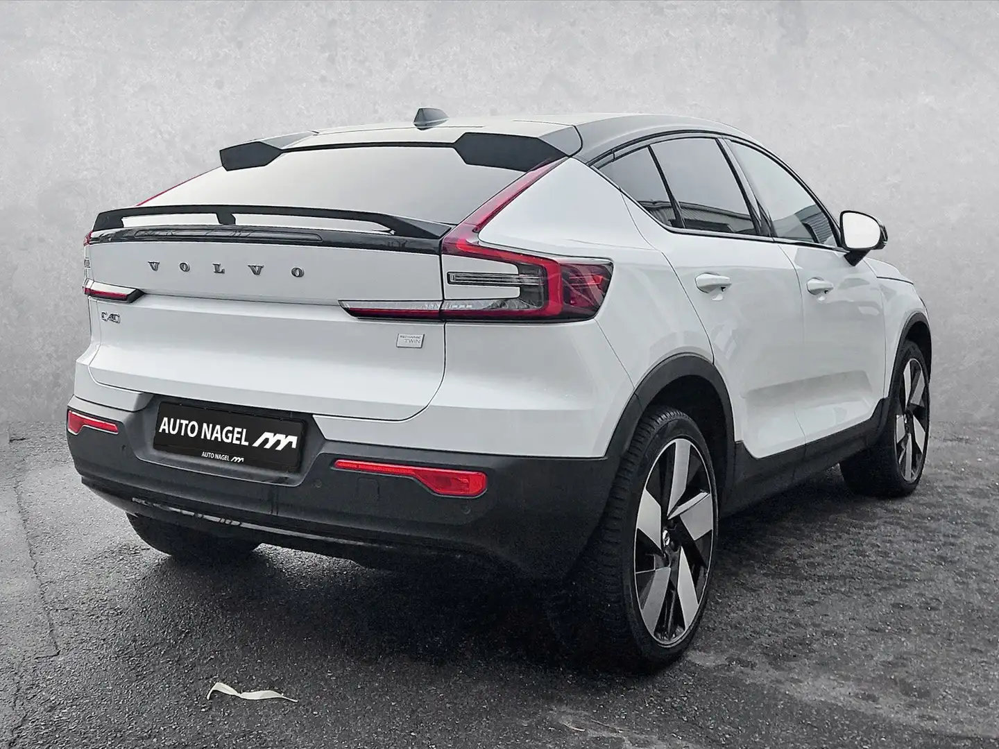 Volvo Recharge Twin Pure Electric AWD First Edition Bílá - 2