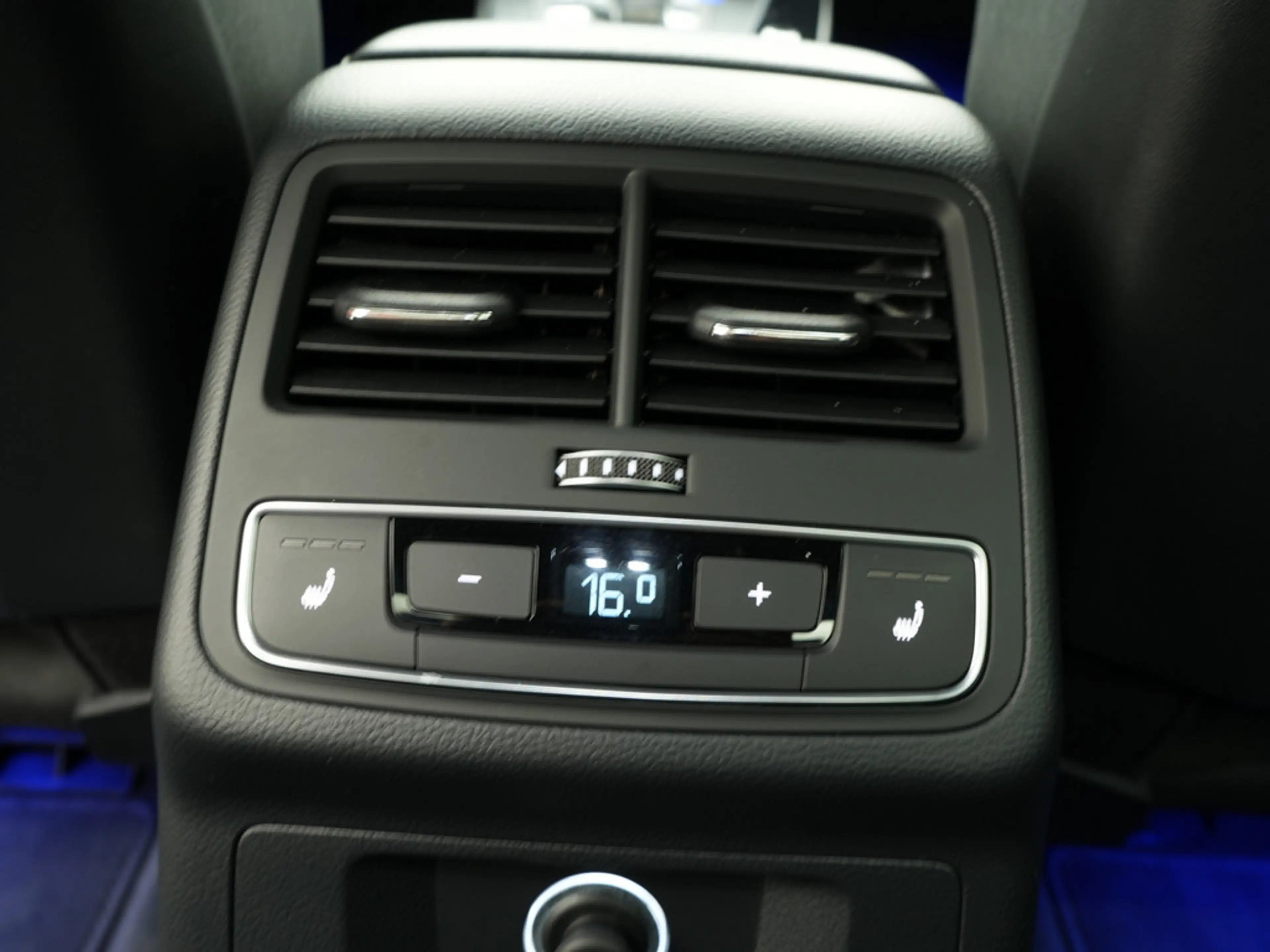 Audi A4 quattro S line AHK ACC 4xSHZ MEMORY B&O LEDER — photo 14