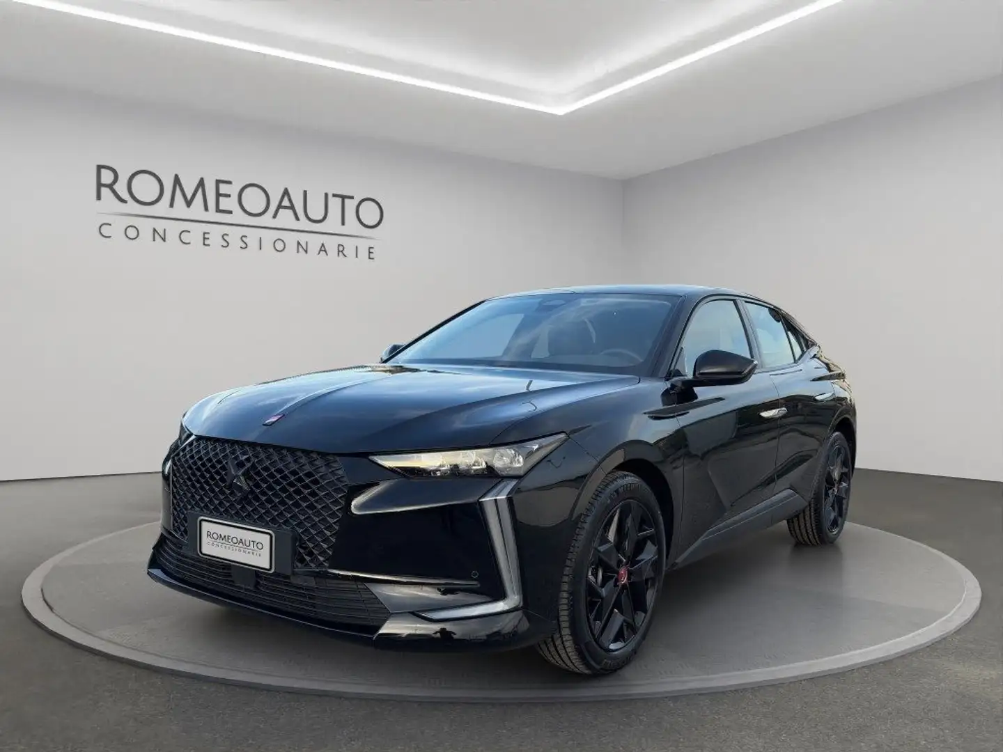 DS Automobiles DS 4 BlueHDi 130 aut. Performance Line Zwart - 2