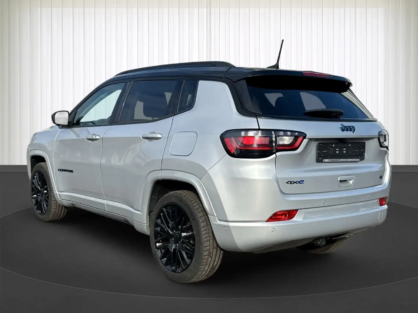 Jeep Compass 2022 S MODEL 4XE PHEV 8-Fach bereift AHK Silber - 2