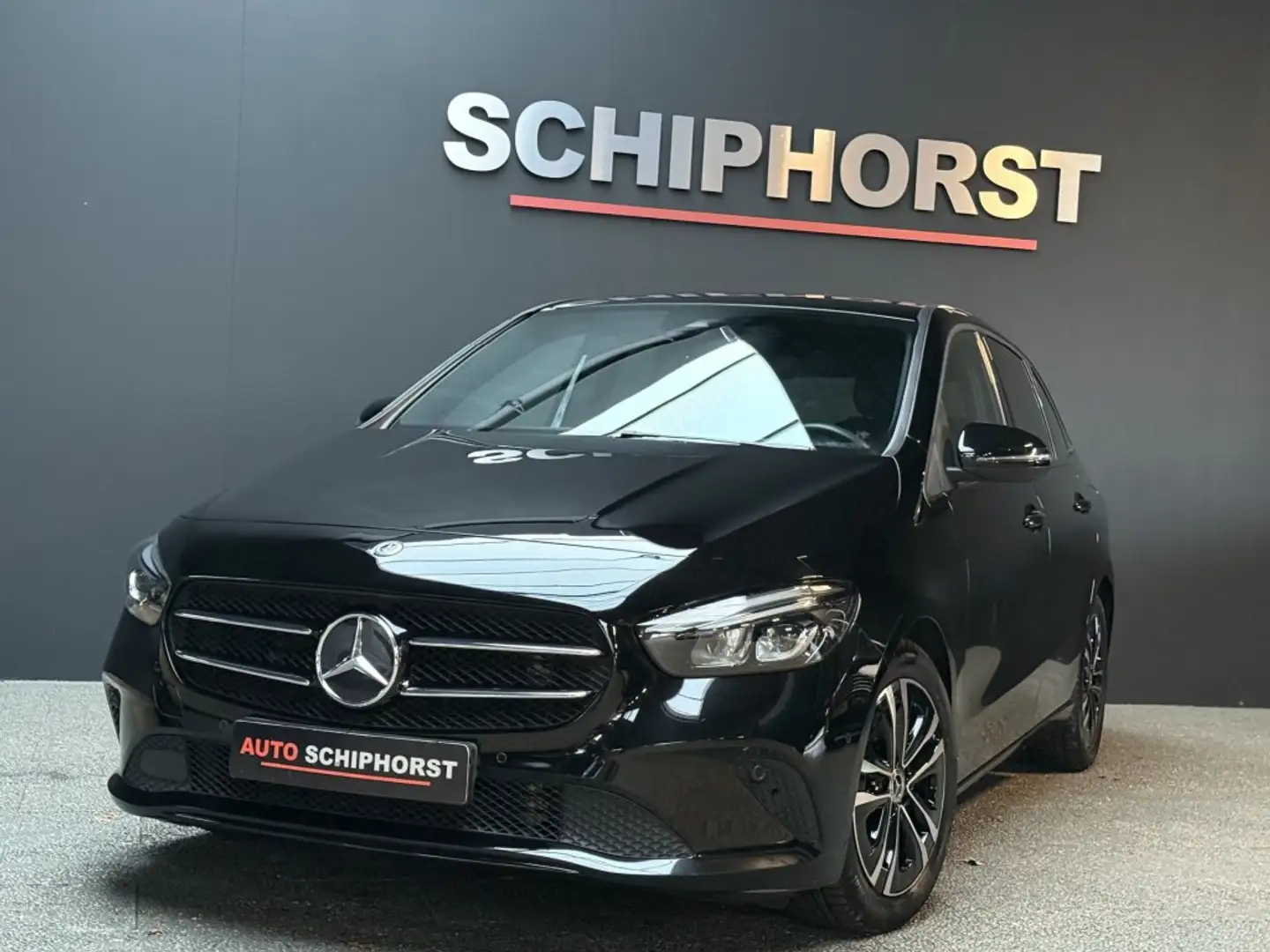 Mercedes-Benz B 180 180 Star Edition Luxury Line 17 inch trekhaak came Zwart - 1